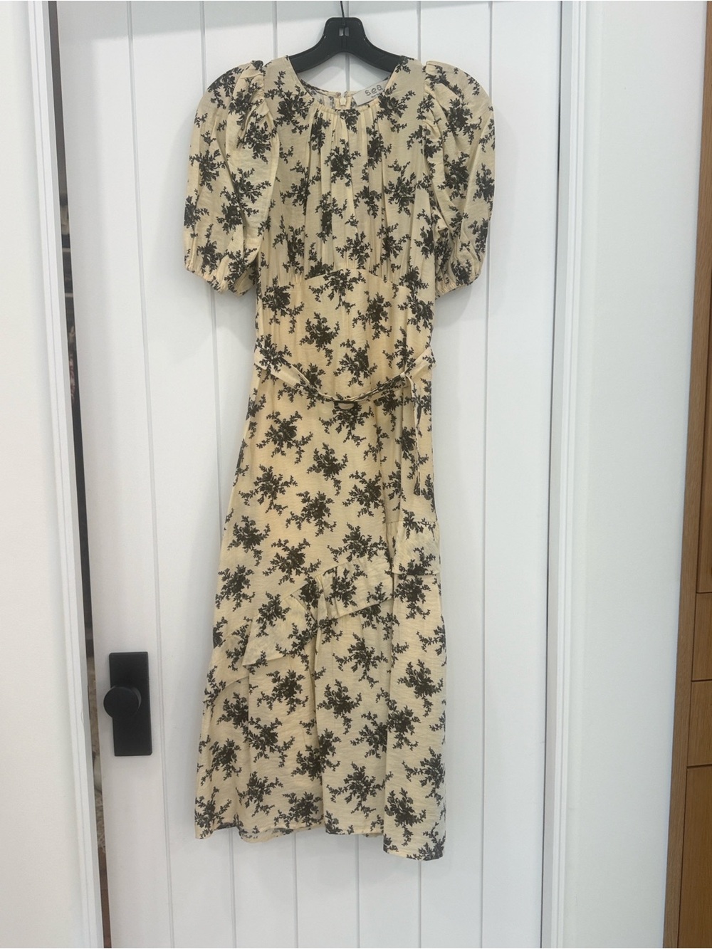 See By Chloe Joan Short Sleeve Maxi Dress with Black Floral Print - Picture 11 of 16